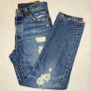 Women’s Levi’s Size 25 501 Blue Distressed Jeans